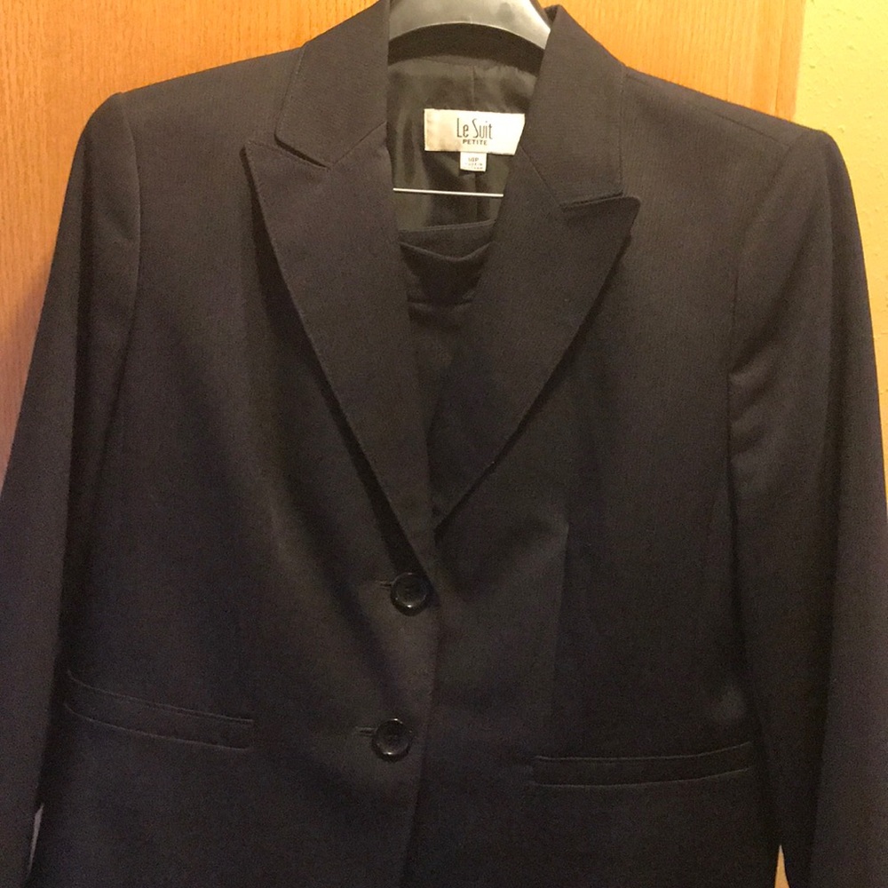 LeSuit lined pinstriped suit.